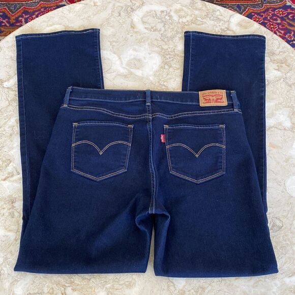 Levi’s 315 Shaping Bootcut Jeans - Picture 11 of 16
